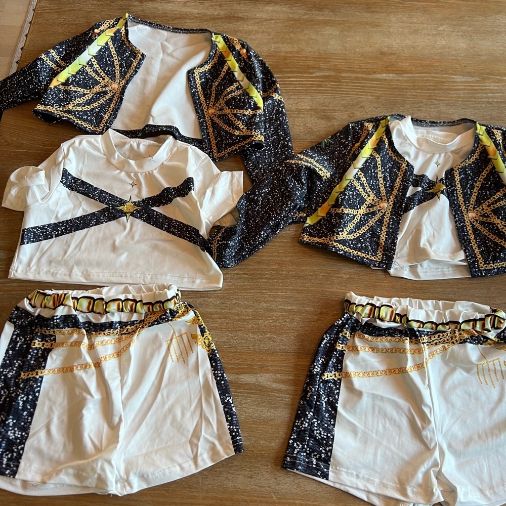 K-Pop Demon Hunters Golden Costumes Lot of 2 | Girls 5/6